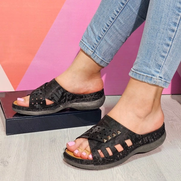 دمپایی زنانه طبی چرمی نگین دار دوردوخت چکامه زرپای